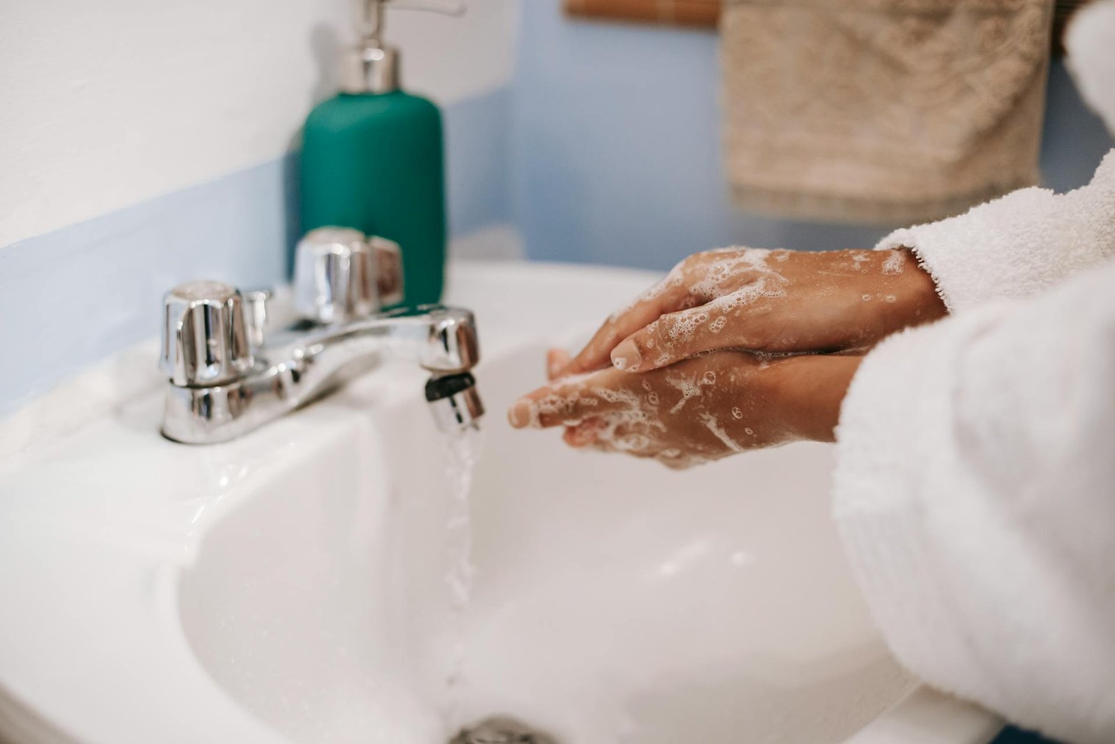 Holistic Therapy for Chronic Pain: Complete UK Guide